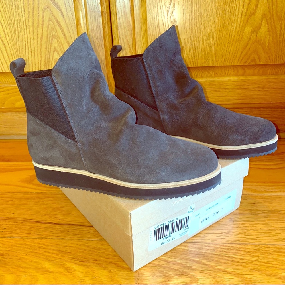 NWOT WOMENS PATRICIA GREEN “CHARLEE” GREY BOOTIES